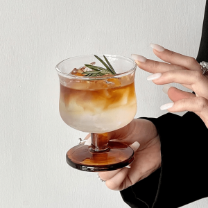 Vintage Short-Stemmed Glasses, Retro Aesthetic Lowball Cocktail Glassware for Iced Coffee, Latte, Mocktails, Juice, Cold Drinks And Desserts, Elegant Ins Style Glass Cups for Home Bar, Kitchen Decor And Gifting